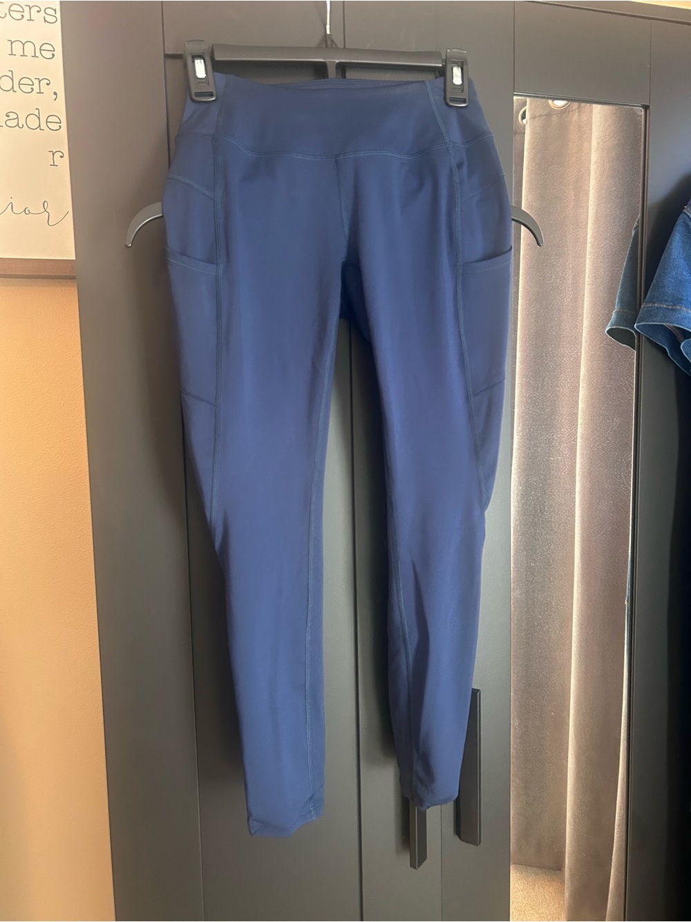 High-Rise Navy Active Leggings with Side Pockets